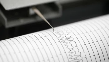 Землетрясение магнитудой 4,9 баллов зарегистрировано в Тихом океане