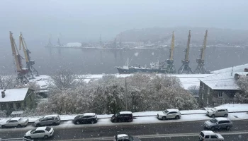 С первым снегом! Администрация Петропавловска-Камчатского призывает быть внимательными при прохождении снежного циклона