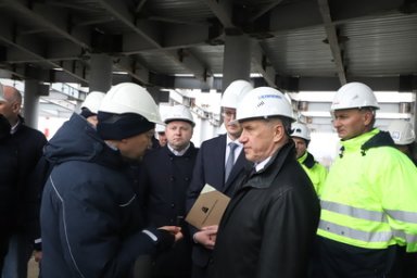 Строительство движется: Юрий Трутнев проверил ход строительства новых воздушных ворот в столице Камчатки 0