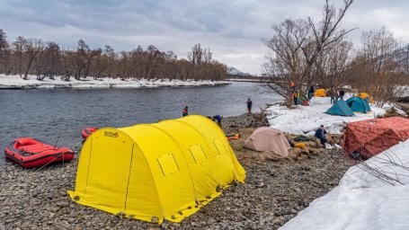 Спасатели камчатского отряда МЧС провели занятия по водной подготовке на реке Быстрой 6