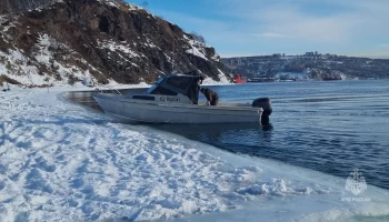 Застрявшего во льдах владельца катера оштрафовали на 5000 рублей