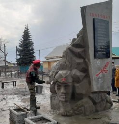 В Усть-Камчатском районе продолжается борьбы с вулканическим пеплом 0