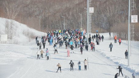 Более 2 тысяч спортсменов приняли участие в соревнованиях "Лыжня России" 3