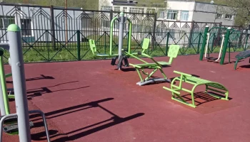 В столице Камчатки продолжается благоустройство и ремонт детских площадок