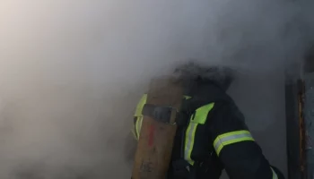 Пожарные спасли автомобиль на Камчатке
