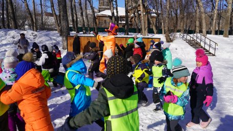 Клоун Шурка веселил детей в парке на ул. Индустриальная в столице Камчатки 4