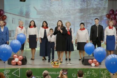 100-летний юбилей отметила Николаевская средняя школа 6