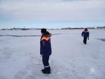 На камчатских водоемах тает лед: сотрудники МЧС России напоминают о весенних опасностях на реках и озерах 0