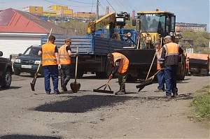 В Петропавловске-Камчатском активно идет дорожный ремонт