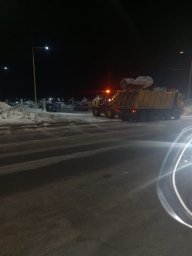 В ночную смену подрядные организации продолжали работы по вывозу снега с территории города 0