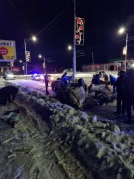 Машину разорвало  на две части в Петропавловске-Камчатском 0