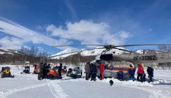 Масштабная операция по поиску и спасению снегоходчиков завершилась на Камчатке