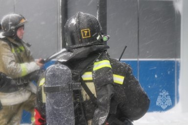 Возгорание в спортзале и шестеро пострадавших: очередные учения провели пожарные в одной из школ на Камчатке 5