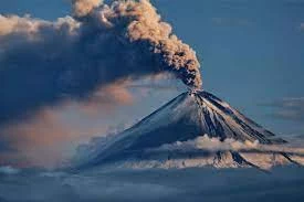 В Усть-Камчатске может выпасть пепел с вулкана Безымянного