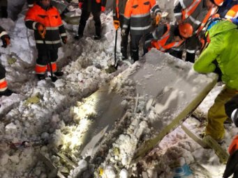 СКР сообщил о ходе проверки по факту безвестного исчезновения мужчины в результате схода лавины на Камчатке 1