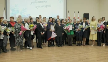Владимир Солодов поздравил работников культуры Камчатки с профессиональным праздником