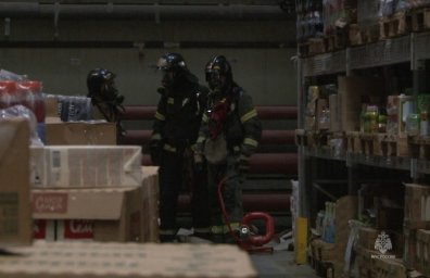 В Петропавловске-Камчатском пожарные тренировались тушить склады одного из торговых центров города 4
