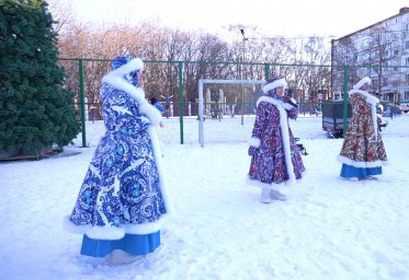 Новогодние ёлки открылись в Петропавловске-Камчатском 12