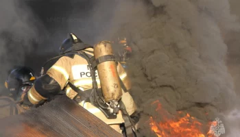 В столице Камчатки огнеборцы спасли четырех человек