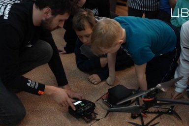 В столице Камчатки школьников обучают основам пилотирования БПЛА 1