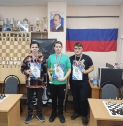 Названы имена победителей и призеров Рождественского блиц-турнира столицы Камчатки по шахматам 3