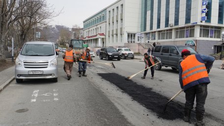 В столице Камчатки дорожные службы приступили к текущему ремонту автомобильных дорог 4