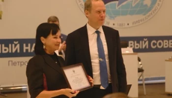 Заместитель руководитель ФАР Василий Соколов вручил на Камчатке медали за заслуги в развитие рыбного хозяйства