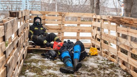 Эксперты из Санкт-Петербурга, Новосибирска и Кемерово проверяют камчатских пожарных 1