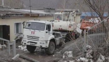 Более 20 тысяч кубометров смеси пепла и снега вывезли из поселков Усть-Камчатского района