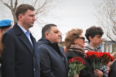 Мемориальная доска в честь героя – участника СВО Дениса Бразалука установлена в столице Камчатки 2