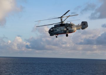 На Камчатке экипажи вертолётов Ка-27 морской авиации ТОФ отработали групповые полёты 0