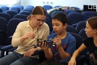 В столице Камчатки школьников обучают основам пилотирования БПЛА 2