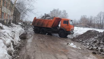 Более 10 тысяч кубометров снега с пеплом вывезено из населенных пунктов Усть-Камчатского района