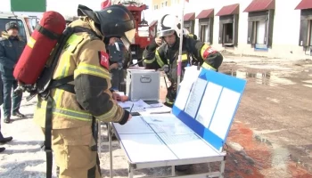 В Петропавловске-Камчатском пожарные тренировались тушить склады одного из торговых центров города