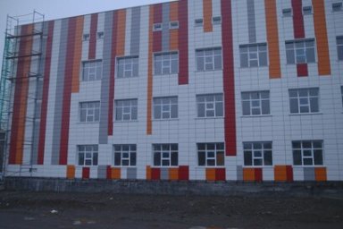 Фасадные работы на строящемся корпусе школы №40 в столице Камчатки завершены 2