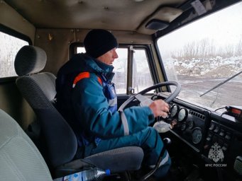 За шесть дней вывезено более 7 тысяч кубических метров снега с пеплом из Усть-Камчатского района, пострадавшего от пеплопада 11