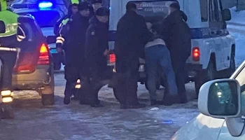 На Камчатке полицейские  задержали "Субару", на которой пытался скрыться обвиняемый в двух грабежах