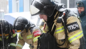 Возгорание в спортзале и шестеро пострадавших: очередные учения провели пожарные в одной из школ на Камчатке