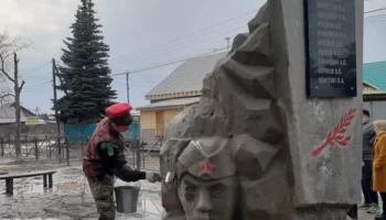 В Усть-Камчатском районе продолжается борьбы с вулканическим пеплом