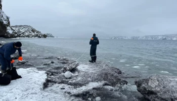 Водолазные тренировки спасателей прошли на Камчатке в Авачинском заливе и в барокамере