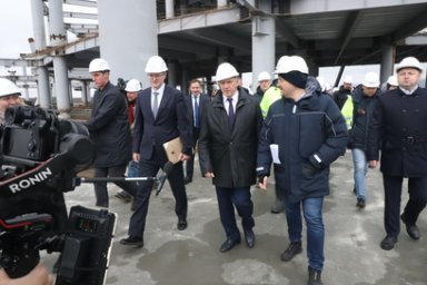 Строительство движется: Юрий Трутнев проверил ход строительства новых воздушных ворот в столице Камчатки 1