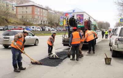 В столице Камчатки дорожные службы приступили к текущему ремонту автомобильных дорог 0