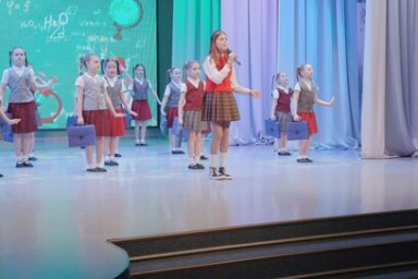 Школьница из поселка Ключи стала лучшим учеником 2023 года на Камчатке 12