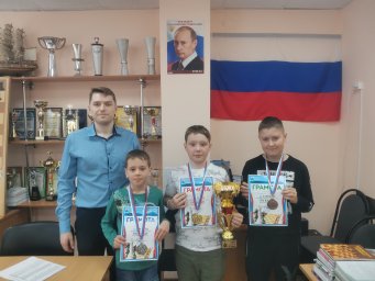 В столице Камчатки подвели итоги первенства города по быстрым шахматам и блиц-турниру среди школьников 3