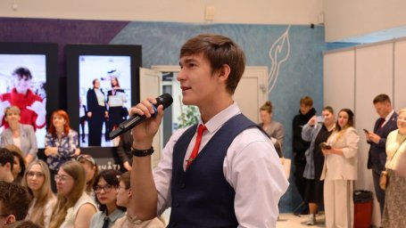 С выпускниками–медалистами встретился губернатор Камчатки 0