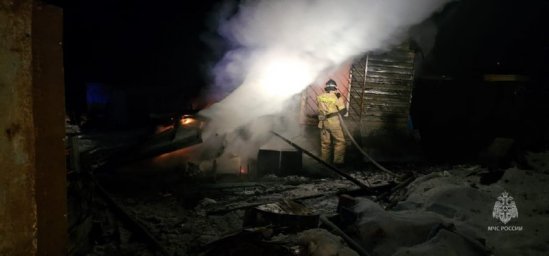 Сотрудники Следственного комитета устанавливают обстоятельства пожара в Раздольном на Камчатке 5