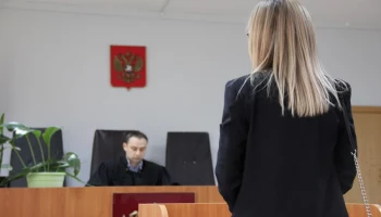 Петропавловск-Камчатский суд рассмотрит дело в отношении матери, которая позволяла издеваться над сыновьями
