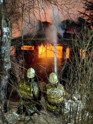 Пожарные полностью ликвидировали возгорание в кафе в Елизово на Камчатке 0