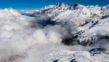 Экстренное предупреждение из-за угрозы схода лавин объявлено на Камчатке