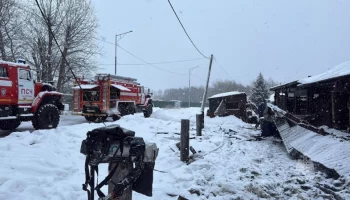 Почти четыре часа тушили пожар в Николаевке на Камчатке